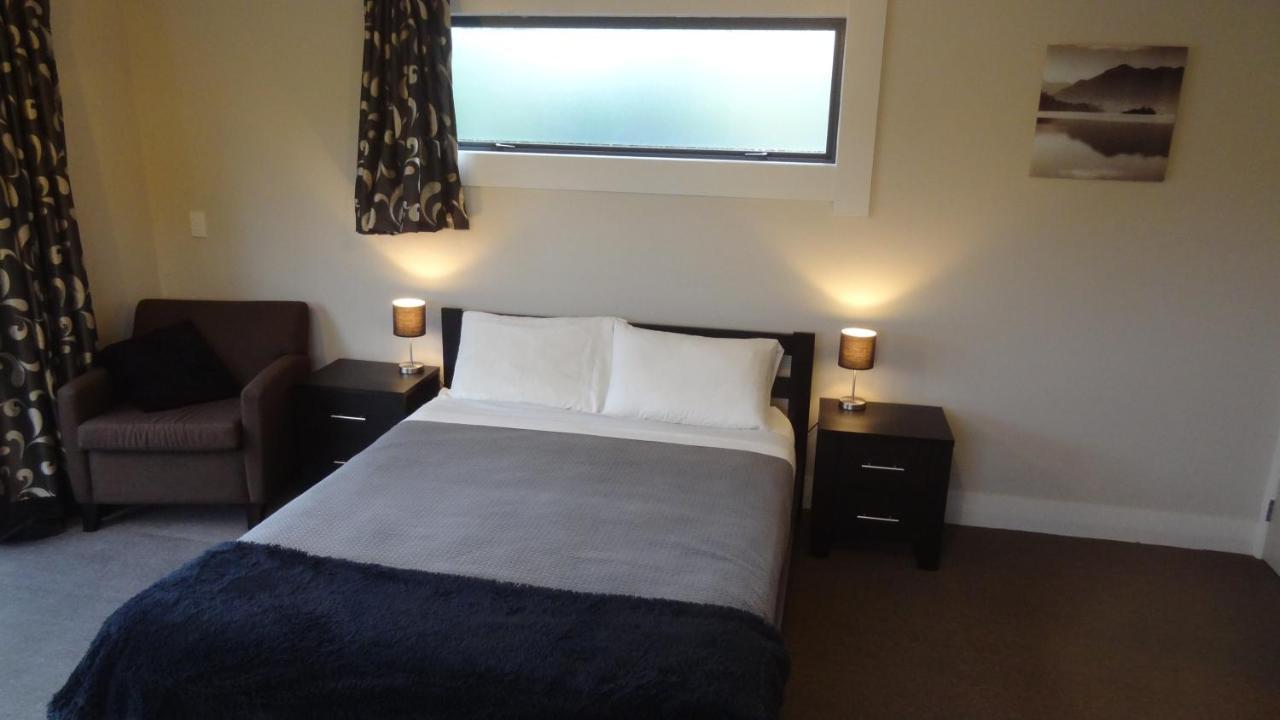 Countryside Studio Hotel Ню Плимут Екстериор снимка